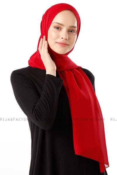 Hadise - Rot Chiffon Hijab
