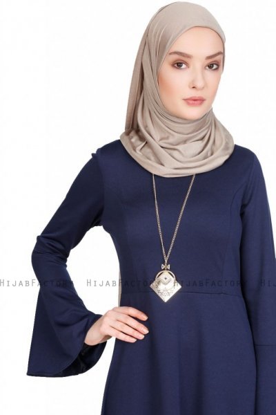 Nadia Marinblå Klänning Med Volang 280221c